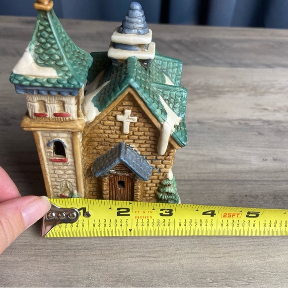 Charming Ceramic Church Figurine holiday Christmas Village building 5"h - Picture 6 of 8
